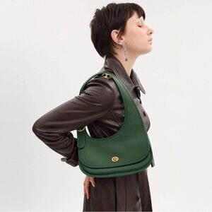 COACH CASHIN CARRY CRESCENT BAG